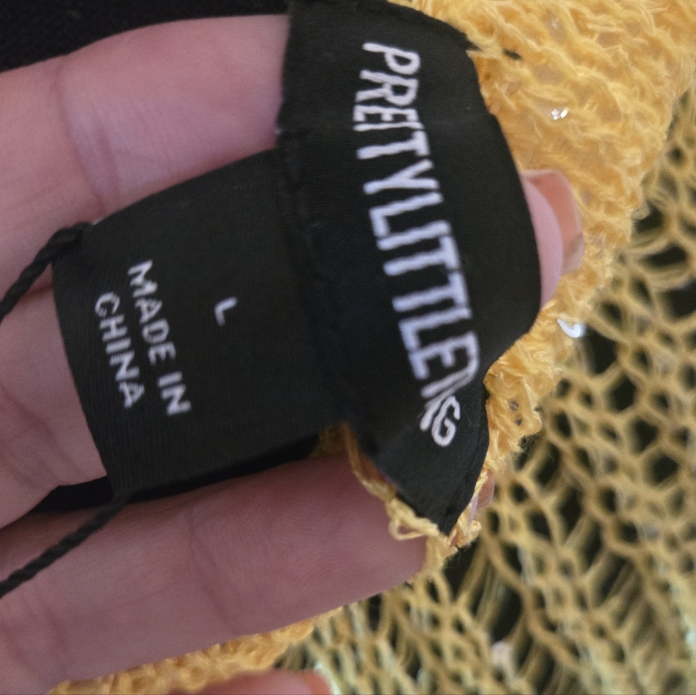 PrettyLittleThing Yellow Crochet Mini Beach Skirt NWTs- Size Large - Picture 5 of 11
